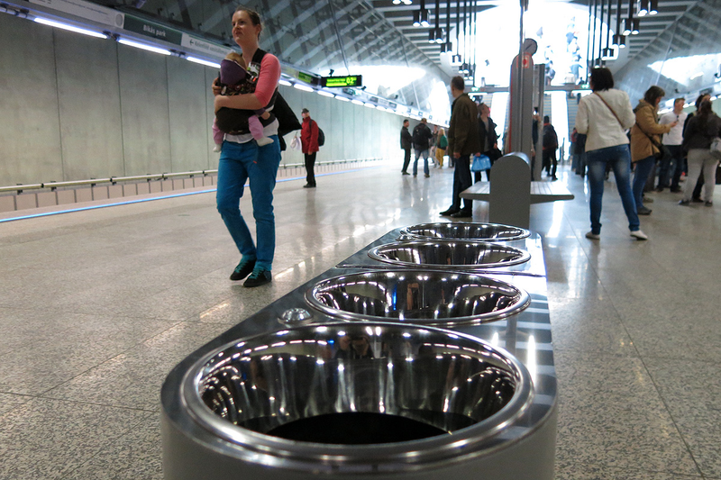 Illustration for article titled La nueva lĂnea de metro de Budapest es un psicodĂ©lico viaje de diseño